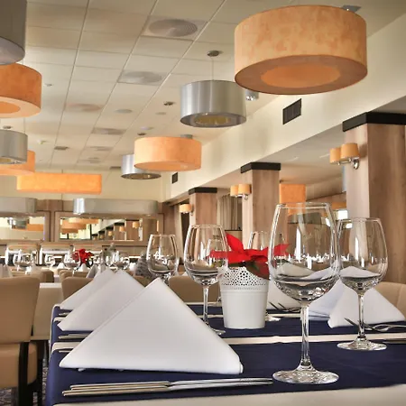 弗罗茨瓦夫钻石百乐酒店 4*