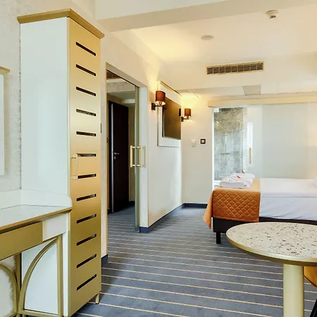 パーク ディアメント ブロツワフ ヴロツワフ